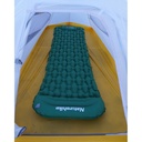 NATUREHIKE FC-12 AISLANTE INFLABLE CON ALMOHADA