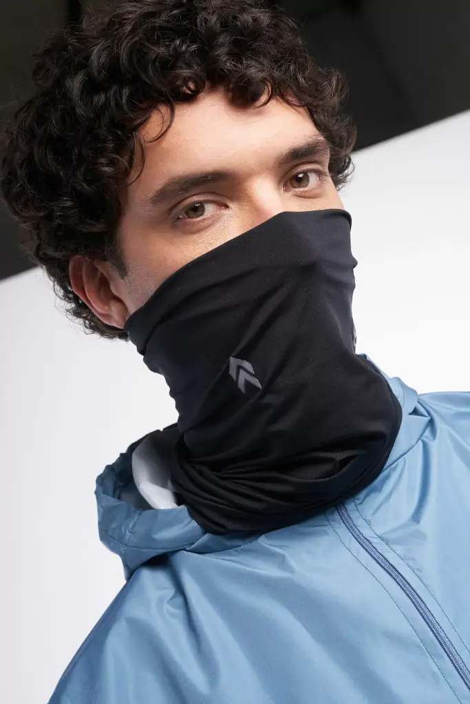 SALPA CUELLO ALL BLACK MICROFIBRA REFLEX