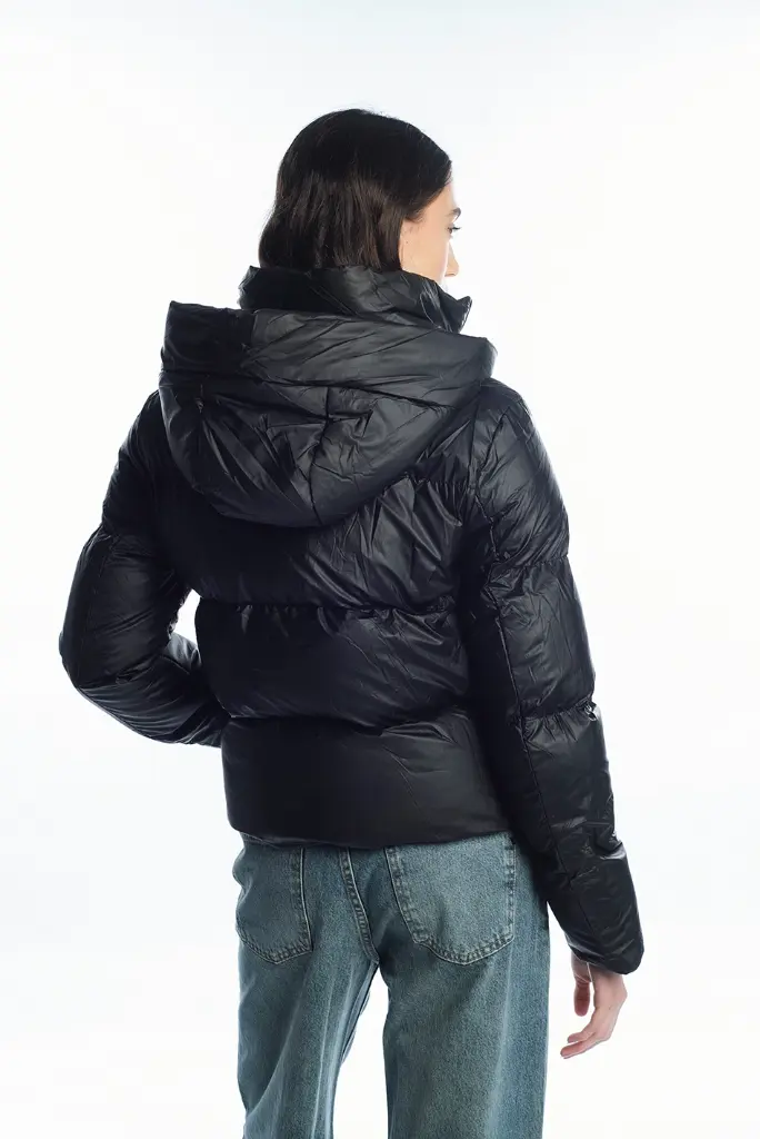 ONA SAEZ CAMPERA VENUS